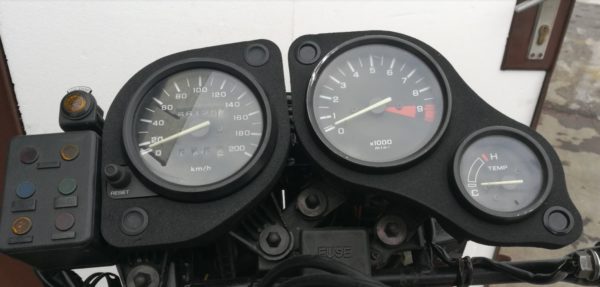 Mousse compteur Africa Twin