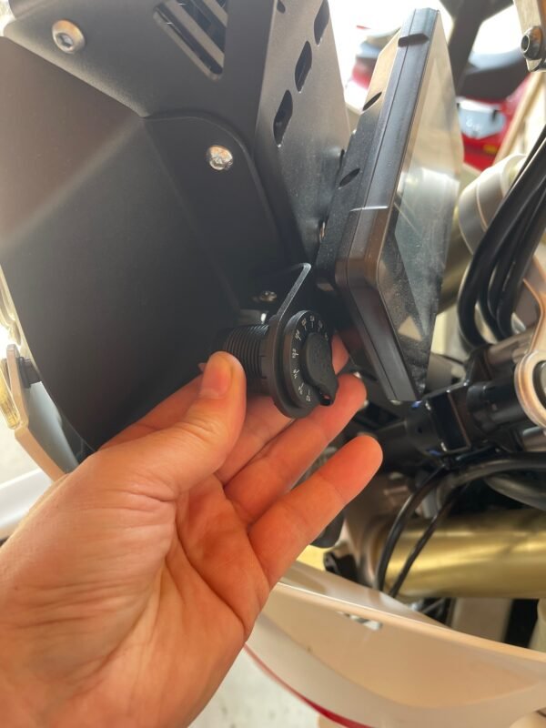 Support universel prise 12V ou USB – Image 7
