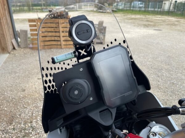 Platine de décalage compteur - Ducati Desert X – Image 3