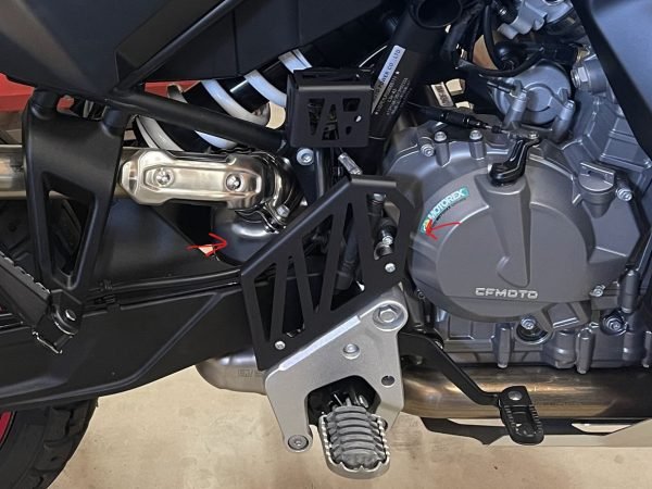 Protection cale pieds Droite + Gauche  - CF Moto MT-X 800 – Image 2