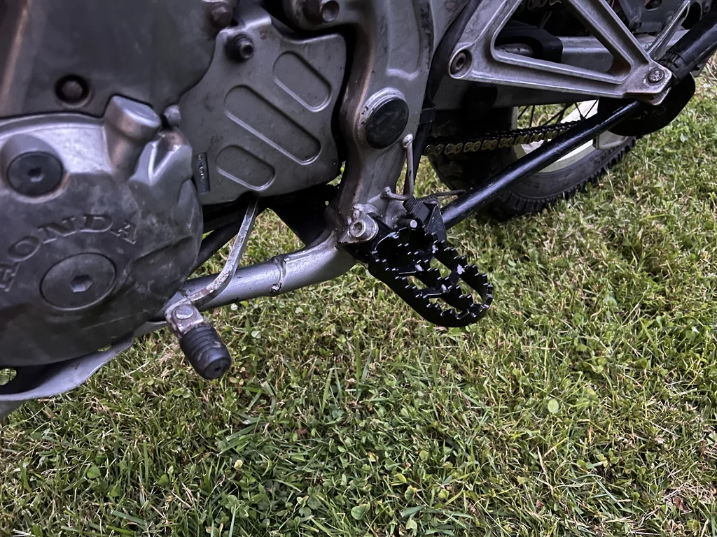 Repose pieds Type Honda Dominator 650 RD02 + RD08